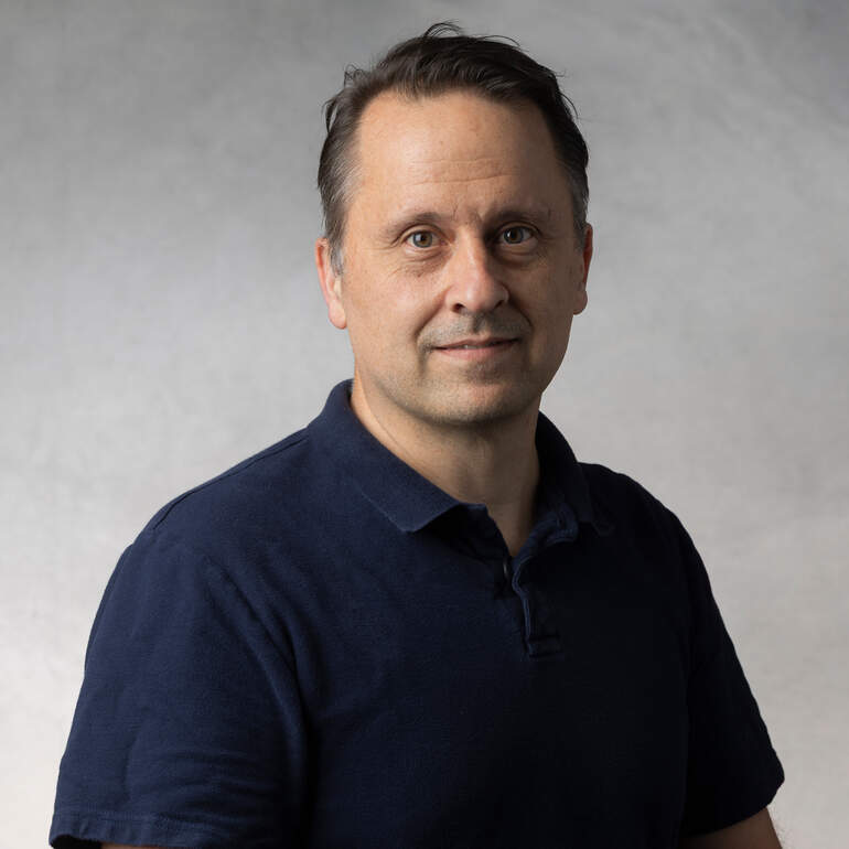 Joe Farrell headshot