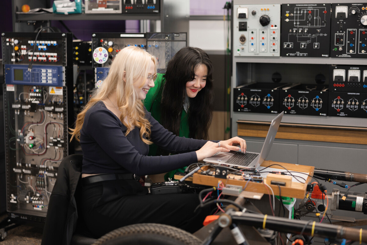 Computer engineering student and faculty work together on research project