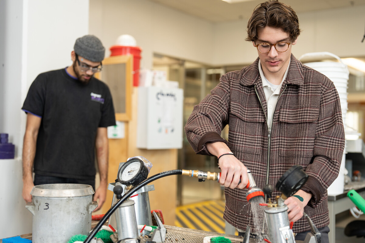 St. Thomas engineering students work in the lab.