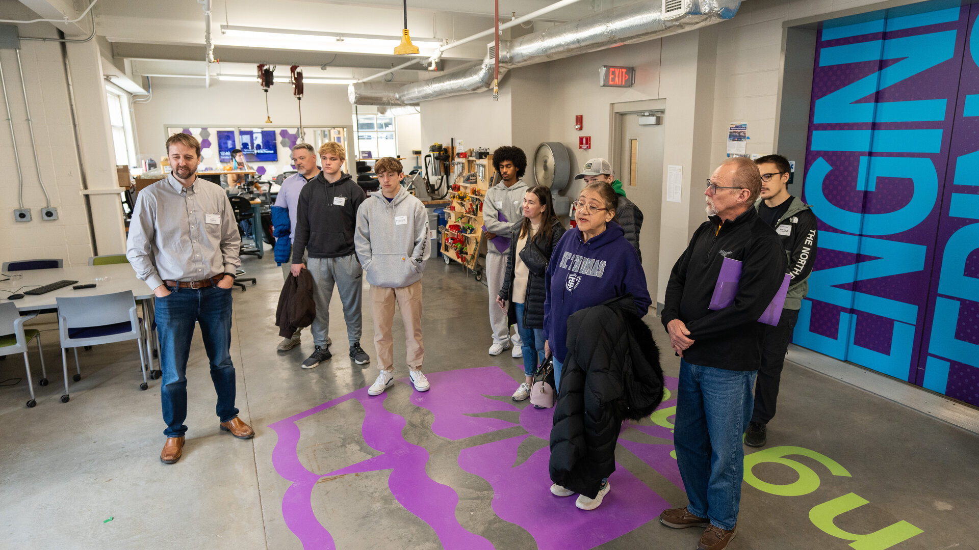 Parents and students attend a St. Thomas Engineering tour of campus facilities