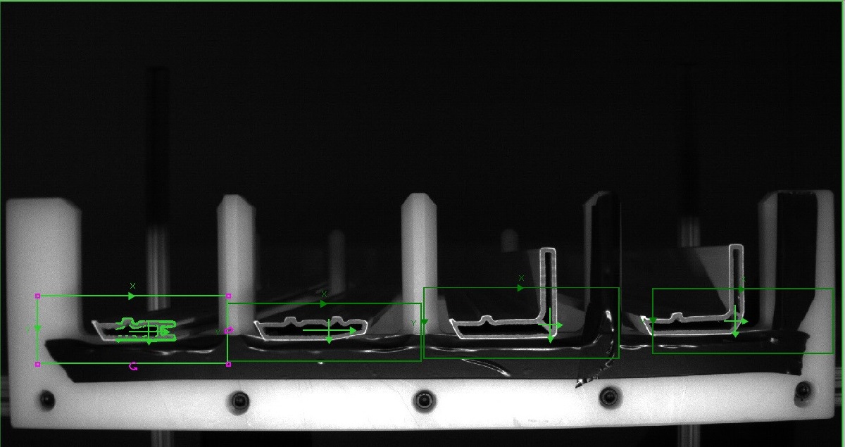 Cross section detection in vision system programming software